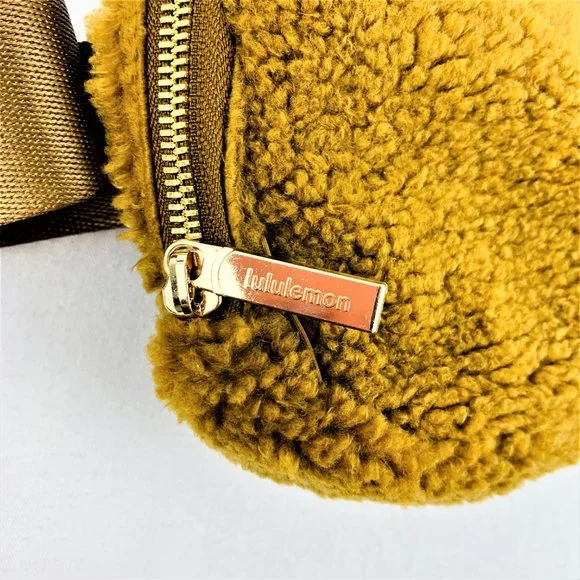 Lululemon Fleece Everywhere Belt Bag - 1L - NWOT - Picture 4 of 9